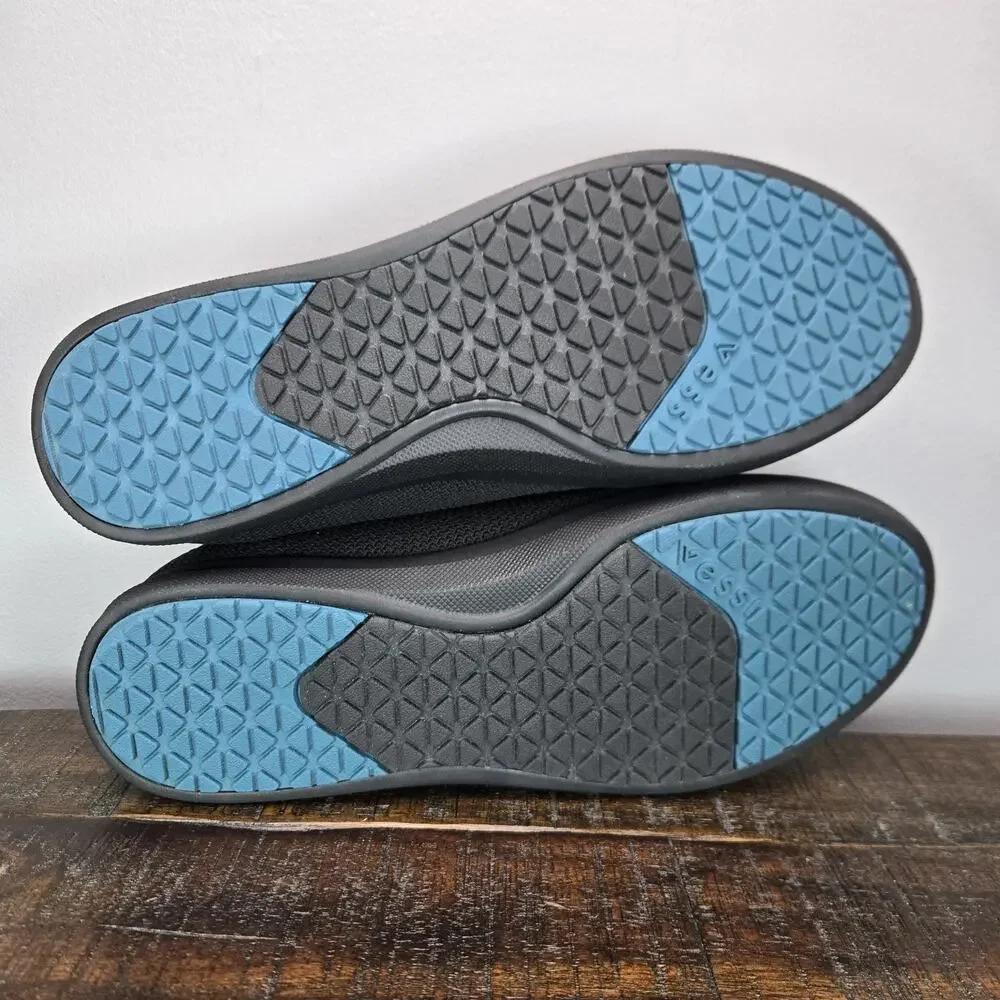NEW Vessi Weekend 1.5 Sneaker Womens Size 8 Waterproof Shoes Asphalt Black Black